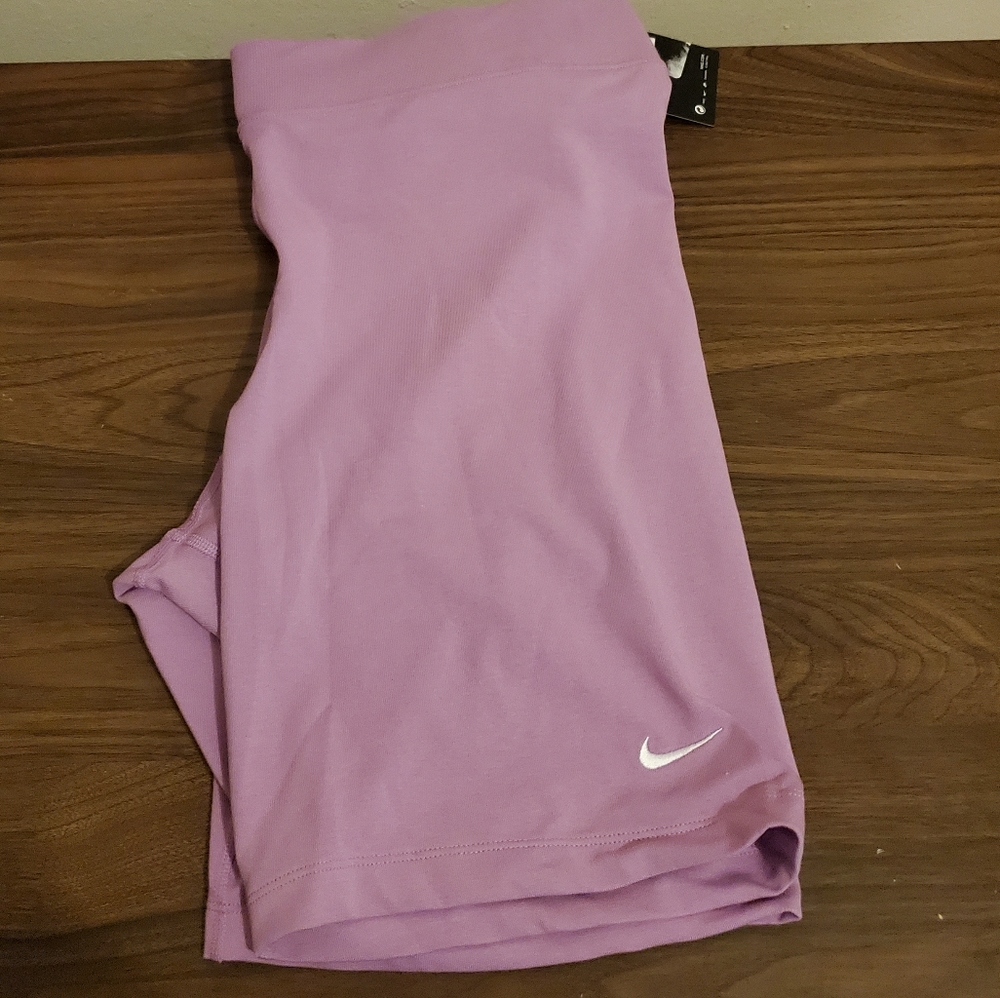 Nike Women's plus Bike Shorts - Picture 2 of 2